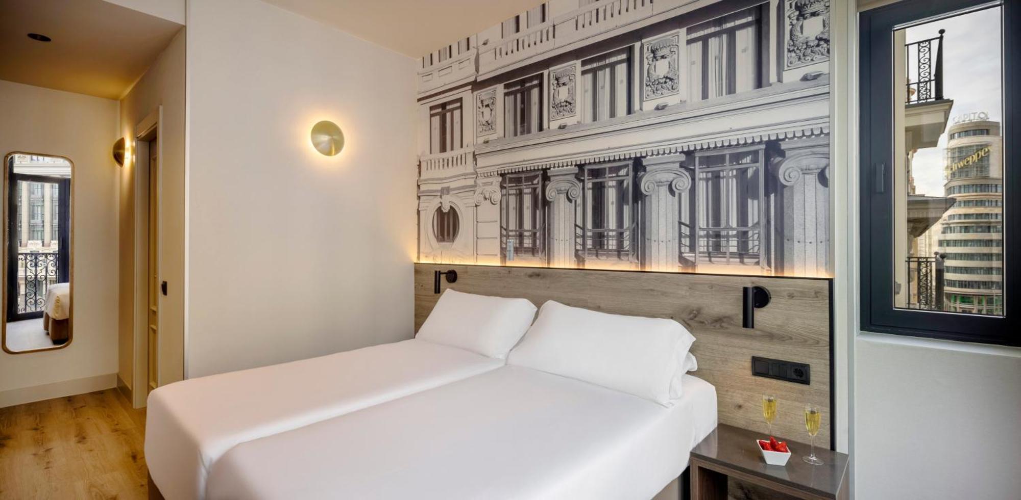 Regente Hotel Madrid Esterno foto